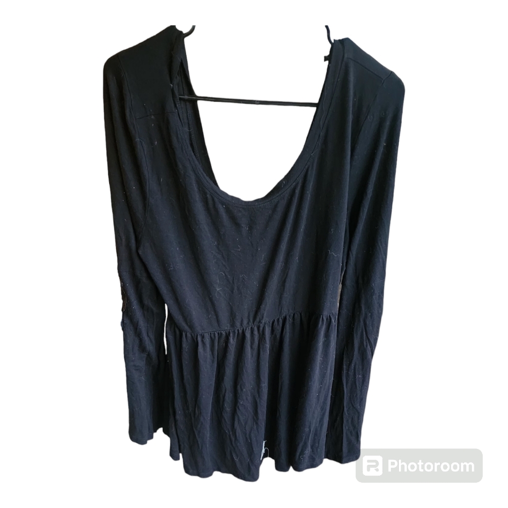 Torrid supersoft bell sleeve black top size 2